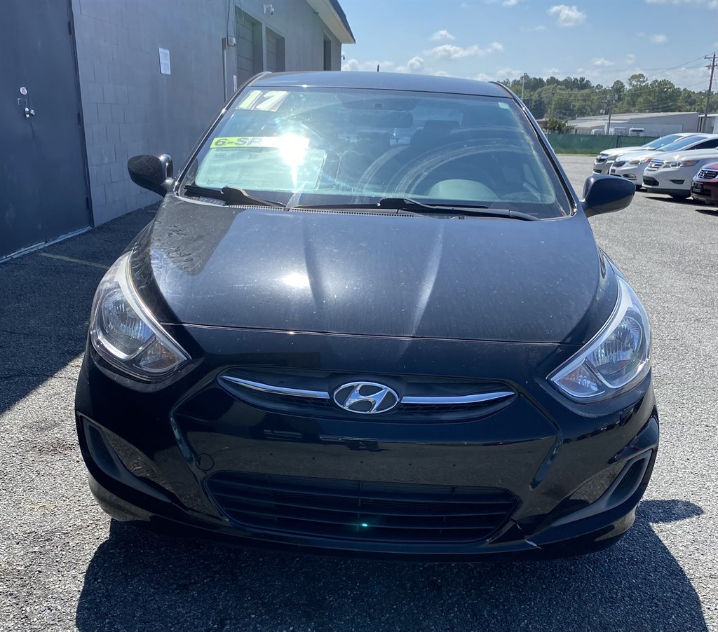 2017 Hyundai Accent SE's photo