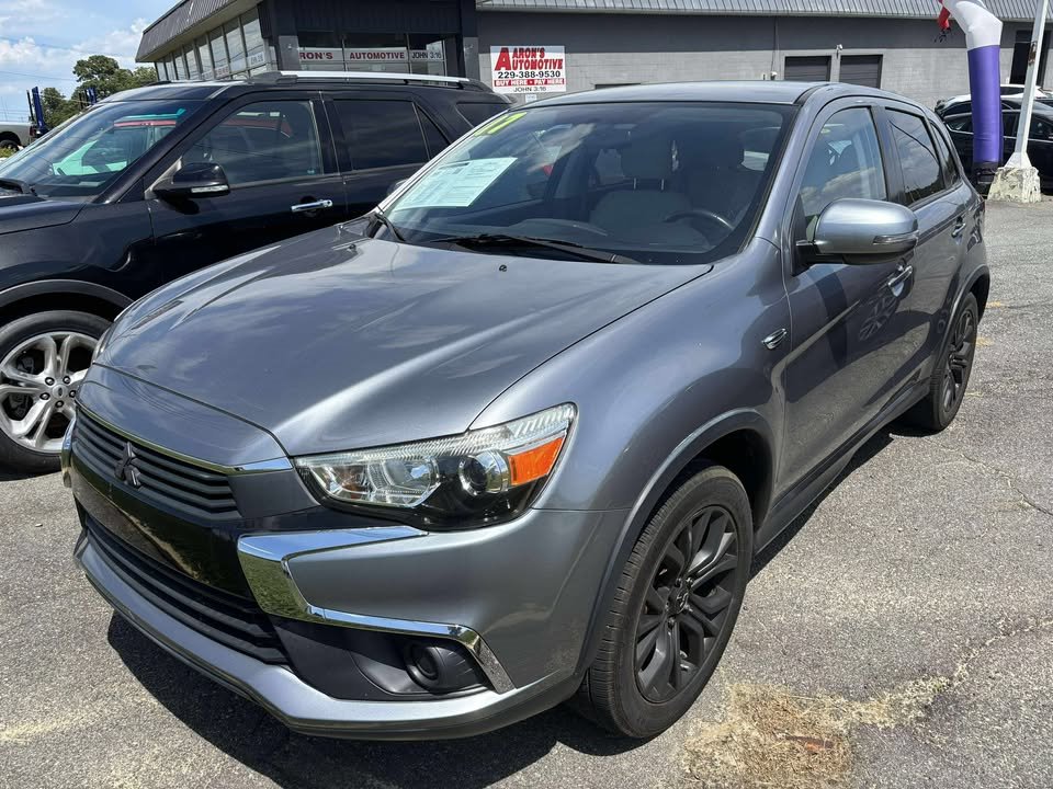 2017 Mitsubishi Outlander Sport ES's photo