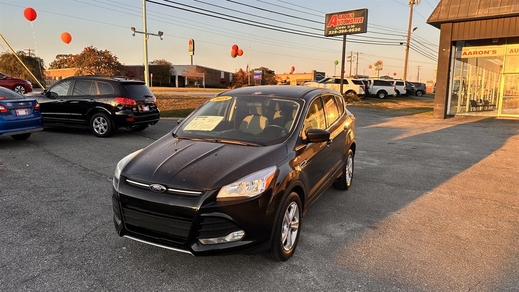 2015 Ford Escape SE's photo