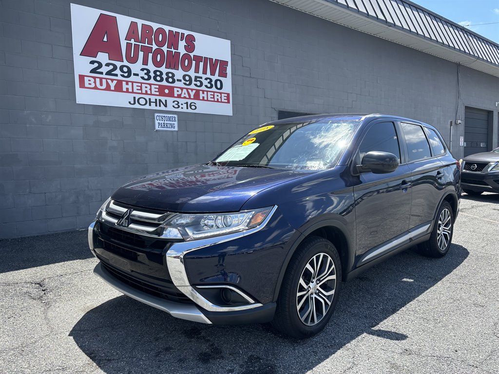 2018 Mitsubishi Outlander ES FWD's photo