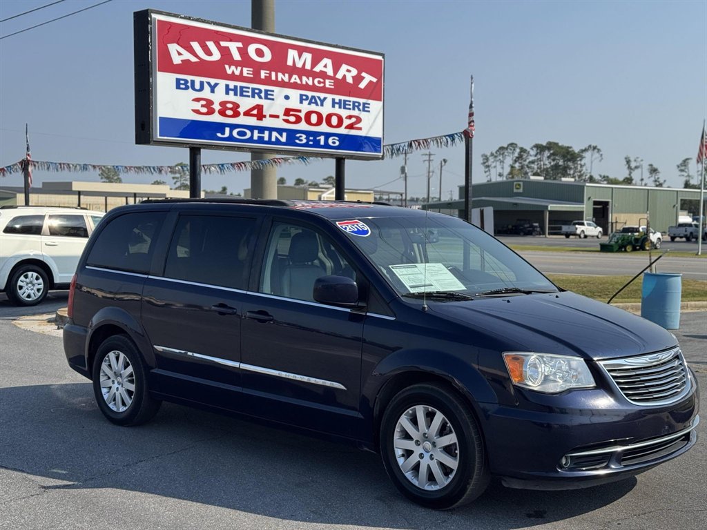 2015 Chrysler Town & Country Touring's photo