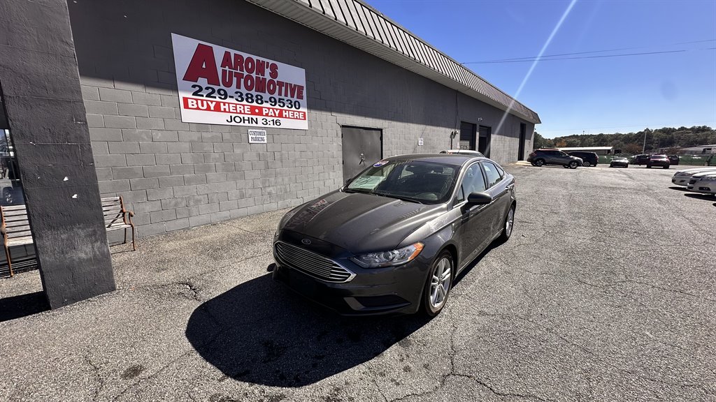 2018 Ford Fusion SE's photo