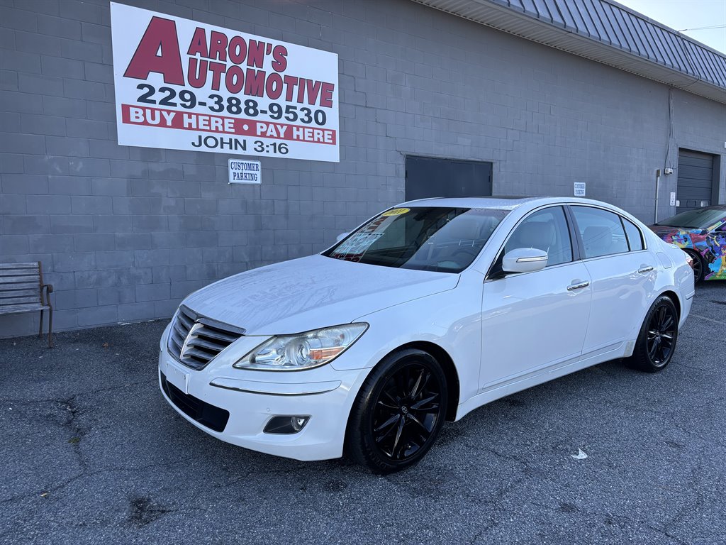 2011 Hyundai Genesis 3.8's photo