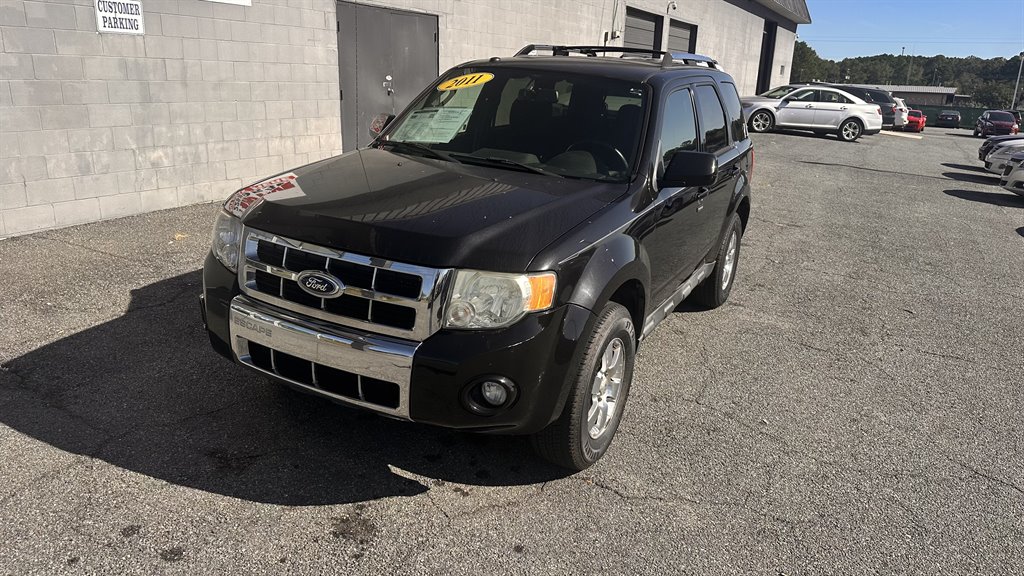 2011 Ford Escape Limited's photo